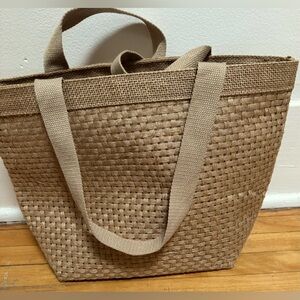 Straw tote